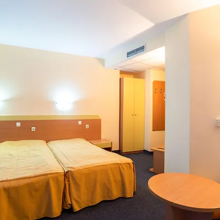 Sunday Hotel