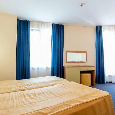 Sunday Hotel