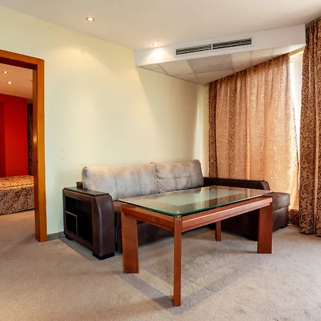 Sunday Hotel